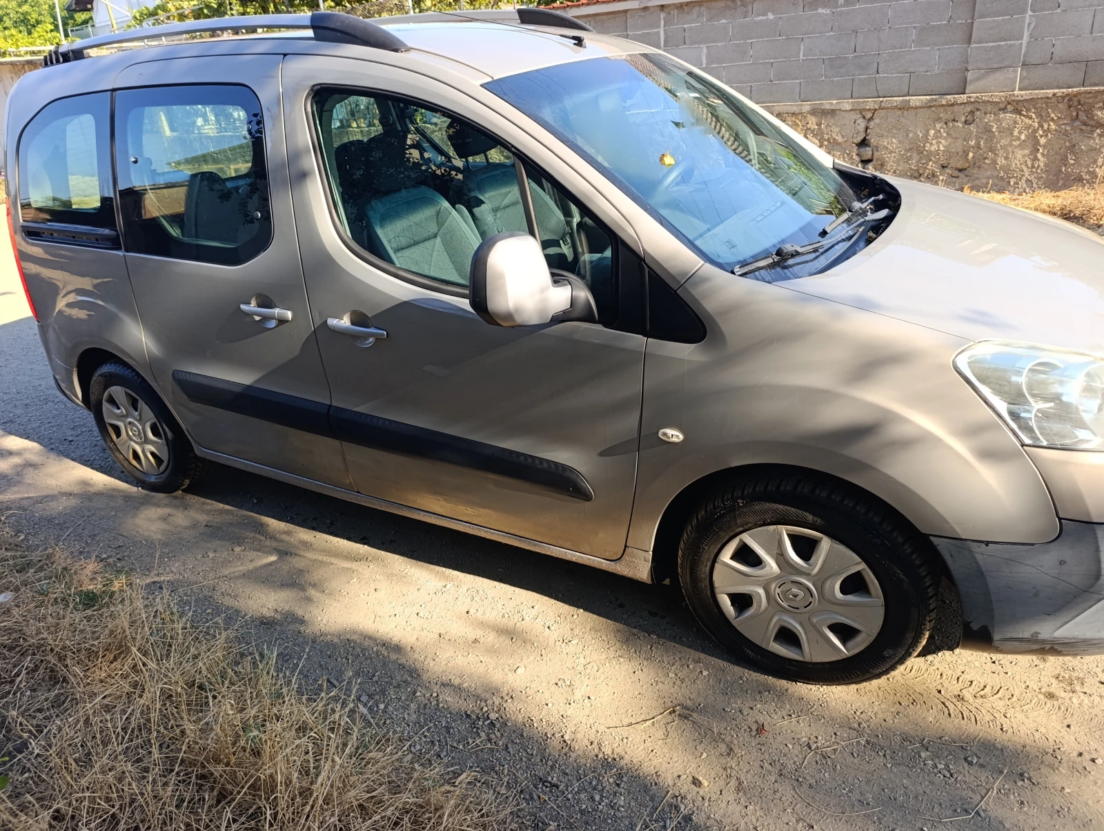 Peugeot Partner 1.6hdi klima, снимка 5 - Автомобили и джипове - 54814410