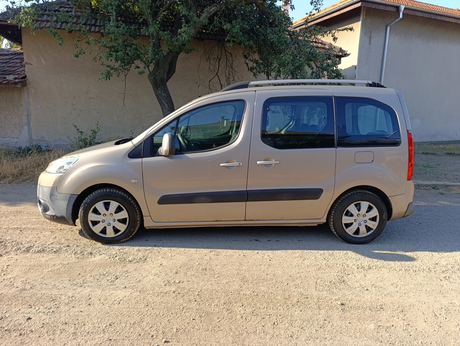 Peugeot Partner 1.6hdi klima, снимка 2 - Автомобили и джипове - 54814410