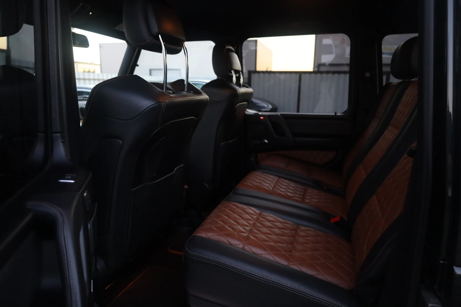 Mercedes-Benz G 63 AMG Edition 463 Designo 4M KAM SitzKlima HlK 21' i, снимка 12 - Автомобили и джипове - 54676242