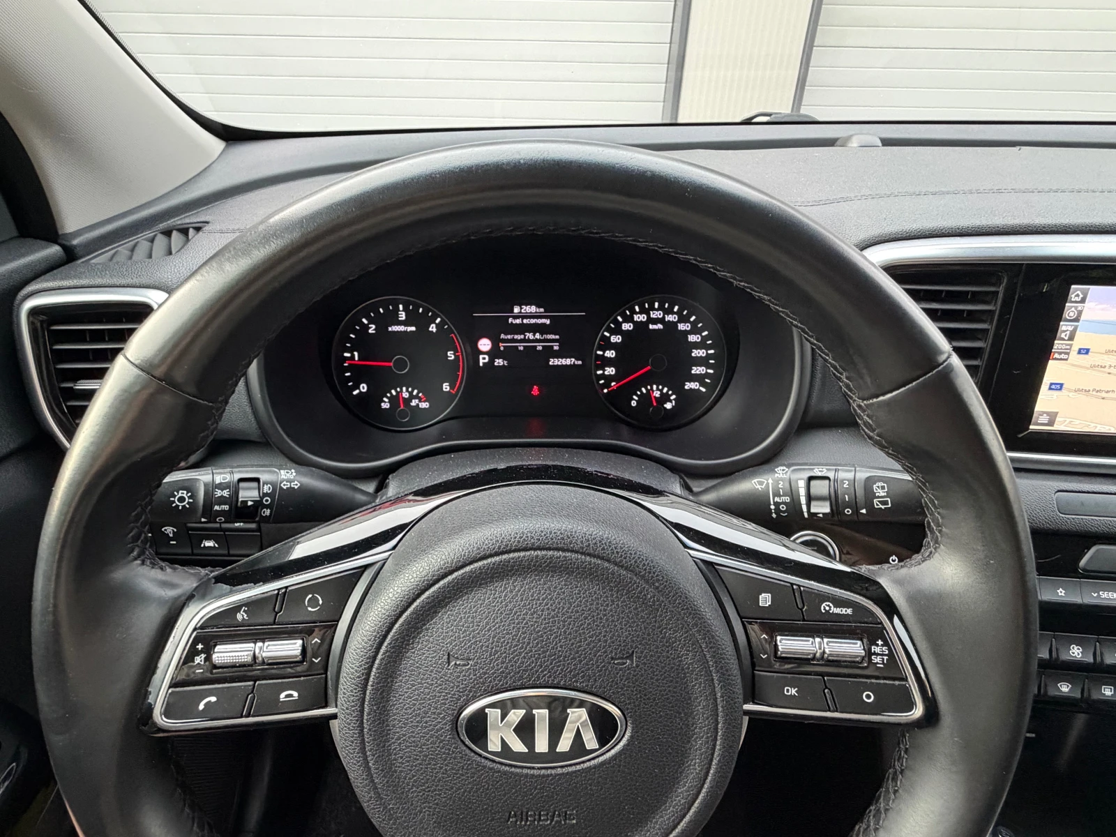 Kia Sportage 1.6CRDI* FACE* TOP* AVTOMAT* LED* NAVI* EVRO6, снимка 14 - Автомобили и джипове - 54680394