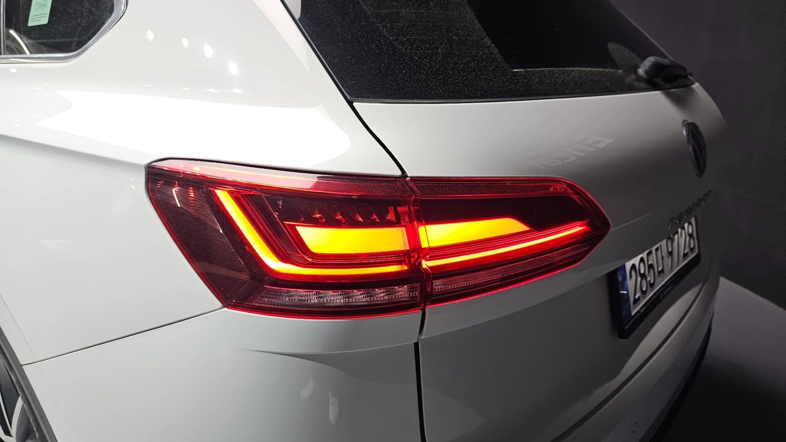 VW Touareg PRESTIGE* ОБДУХ* ДИСТРОНИК* ВЪЗДУХ* MATRIX* MАСАЖ*, снимка 17 - Автомобили и джипове - 54785334