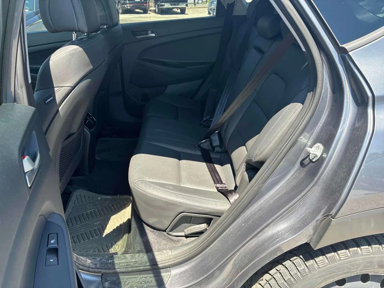 Hyundai Tucson * SE * CARFAX * ПОДГРЕВИ * ПАНО * KEYLESS , снимка 12 - Автомобили и джипове - 54836926