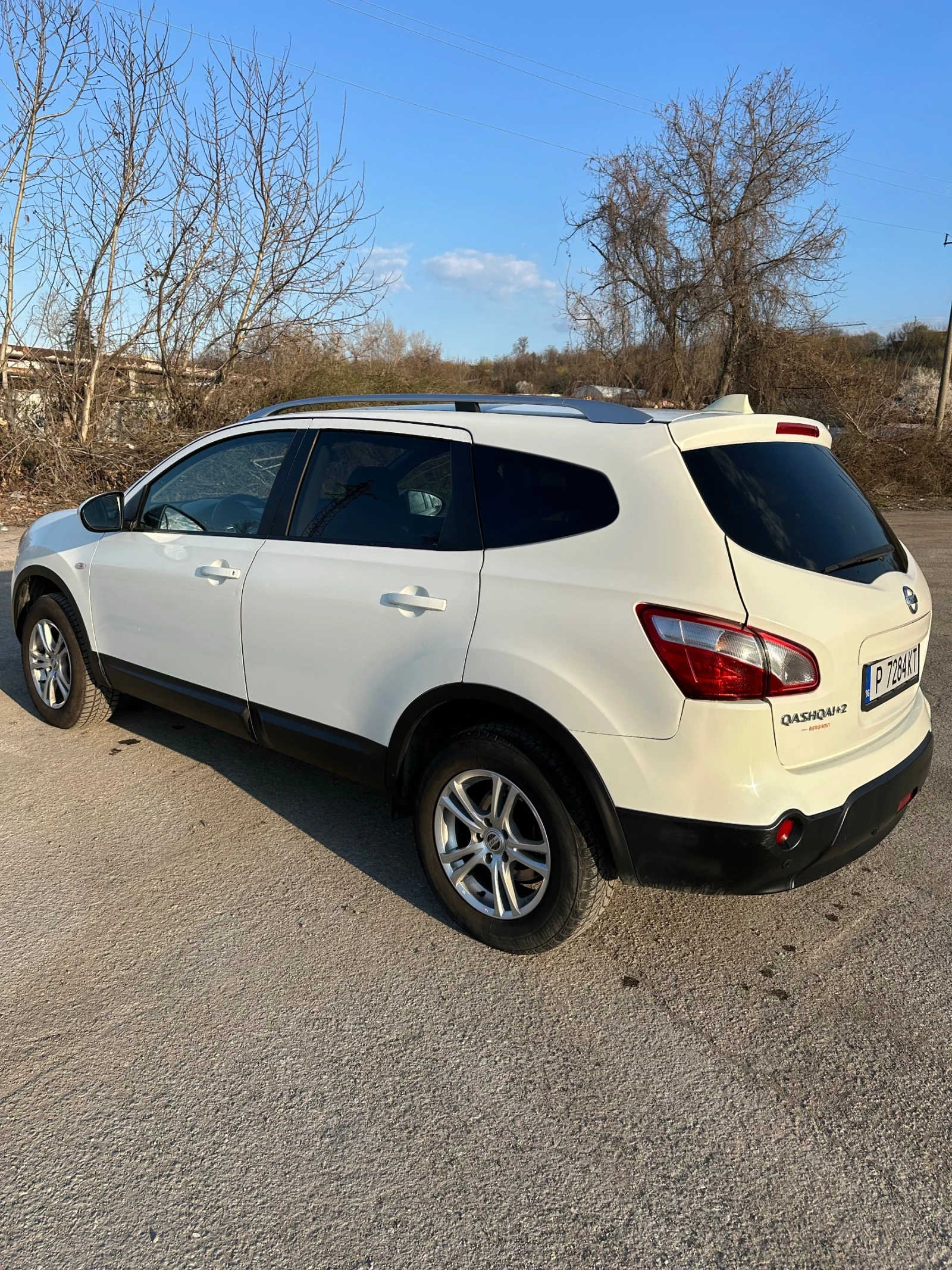 Nissan Qashqai 1.5 DCI / Panorama/Navi/7 места, снимка 12 - Автомобили и джипове - 55084428