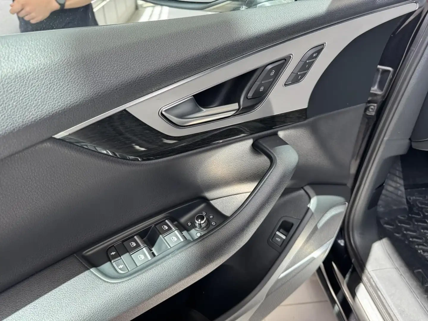 Audi Q7 3.0T TECHNIK QUATTRO/360CAM/PANORAMA/FULL, снимка 10 - Автомобили и джипове - 55207660