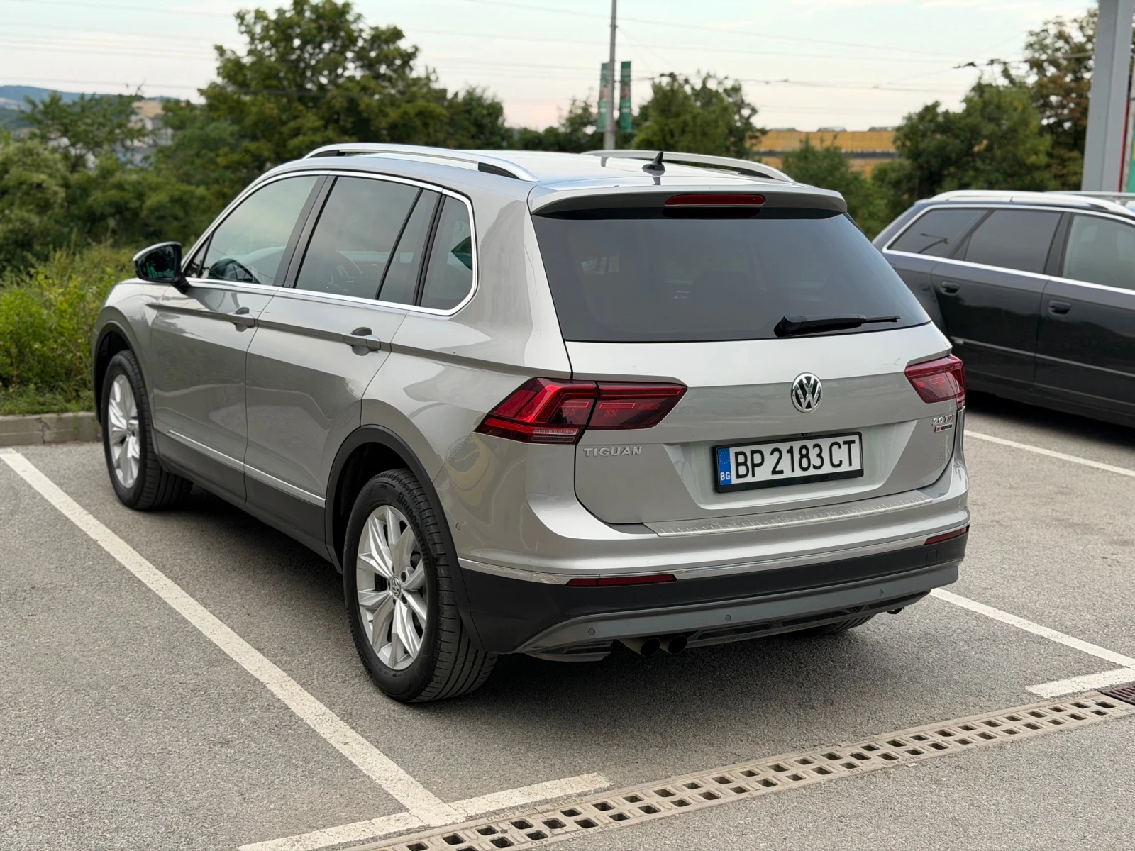 VW Tiguan, снимка 3 - Автомобили и джипове - 55366491