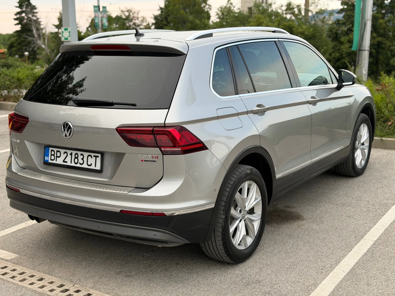 VW Tiguan, снимка 4 - Автомобили и джипове - 55366491