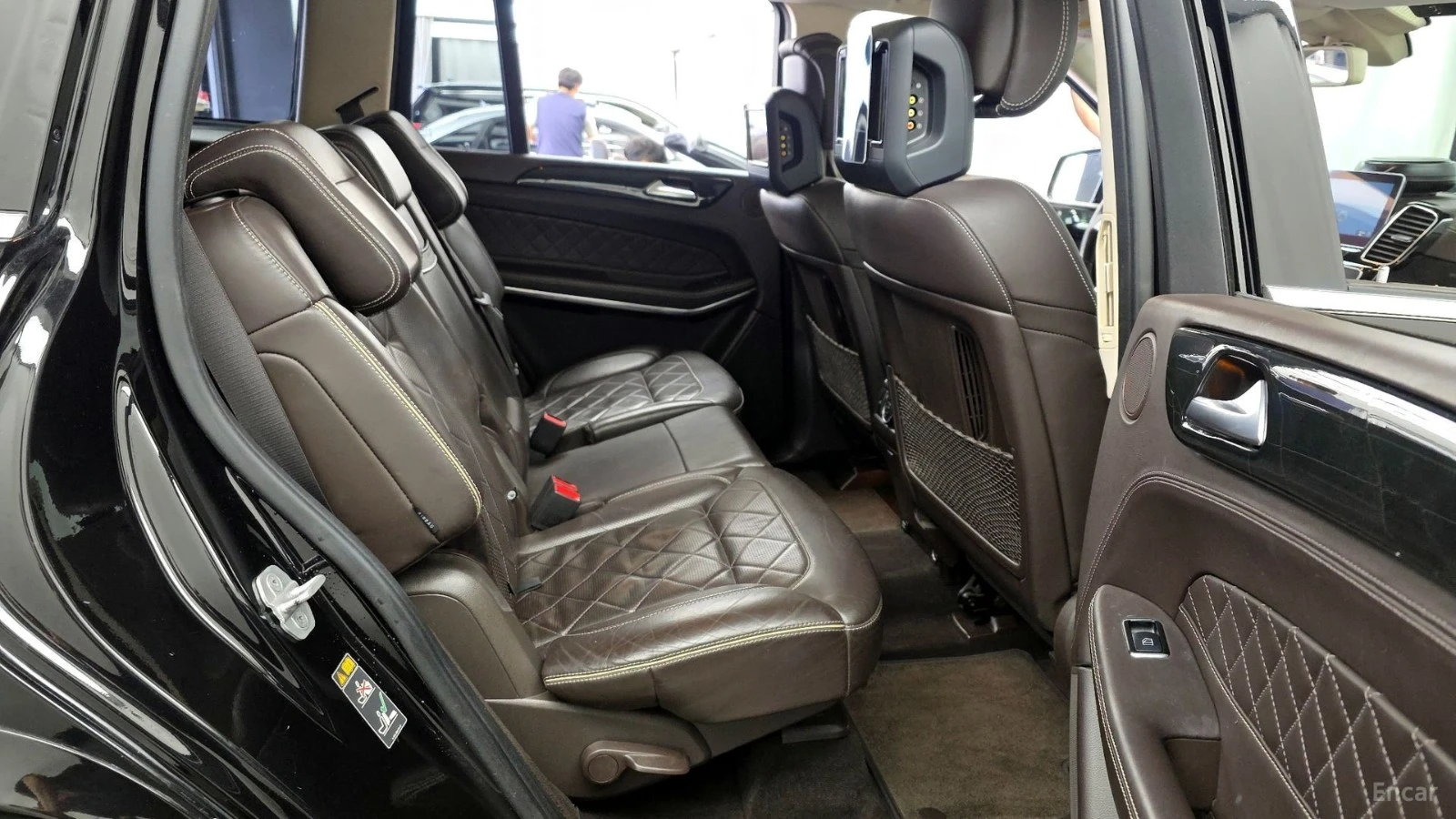 Mercedes-Benz GLS 500 ПАМЕТ* ОБДУХВАНЕ* ПОДГРЕВ* 360 КАМЕРА* , снимка 12 - Автомобили и джипове - 55432883