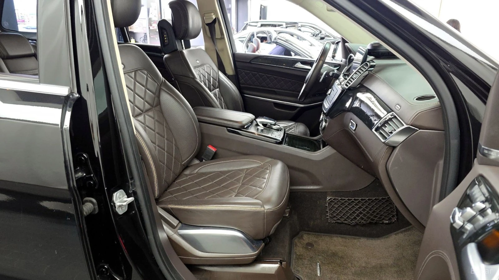 Mercedes-Benz GLS 500 ПАМЕТ* ОБДУХВАНЕ* ПОДГРЕВ* 360 КАМЕРА* , снимка 11 - Автомобили и джипове - 55432883