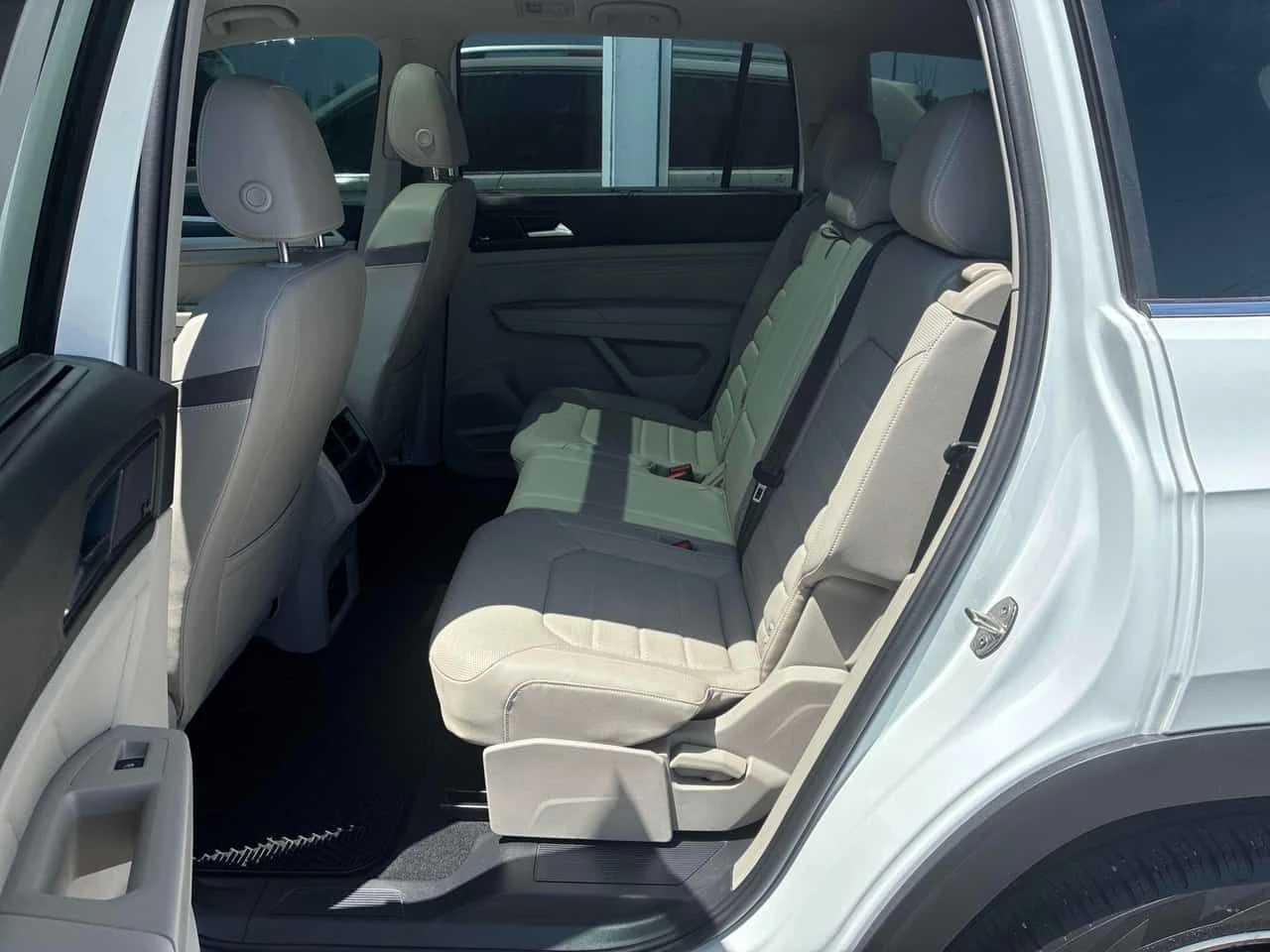 VW Atlas * Execline * CARFAX * ОПЦИЯ ЗА ФИНАНСИРАНЕ , снимка 12 - Автомобили и джипове - 55438249