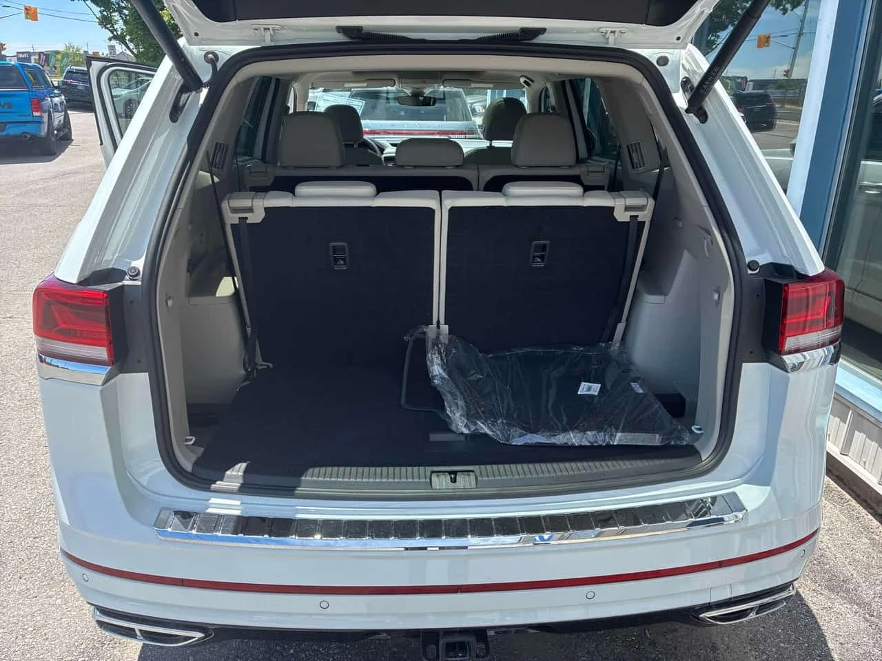 VW Atlas * Execline * CARFAX * ОПЦИЯ ЗА ФИНАНСИРАНЕ , снимка 14 - Автомобили и джипове - 55438249