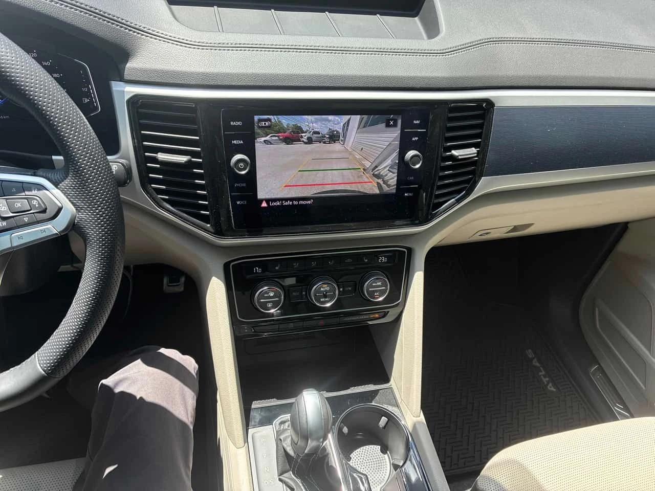VW Atlas * Execline * CARFAX * ОПЦИЯ ЗА ФИНАНСИРАНЕ , снимка 9 - Автомобили и джипове - 55438249