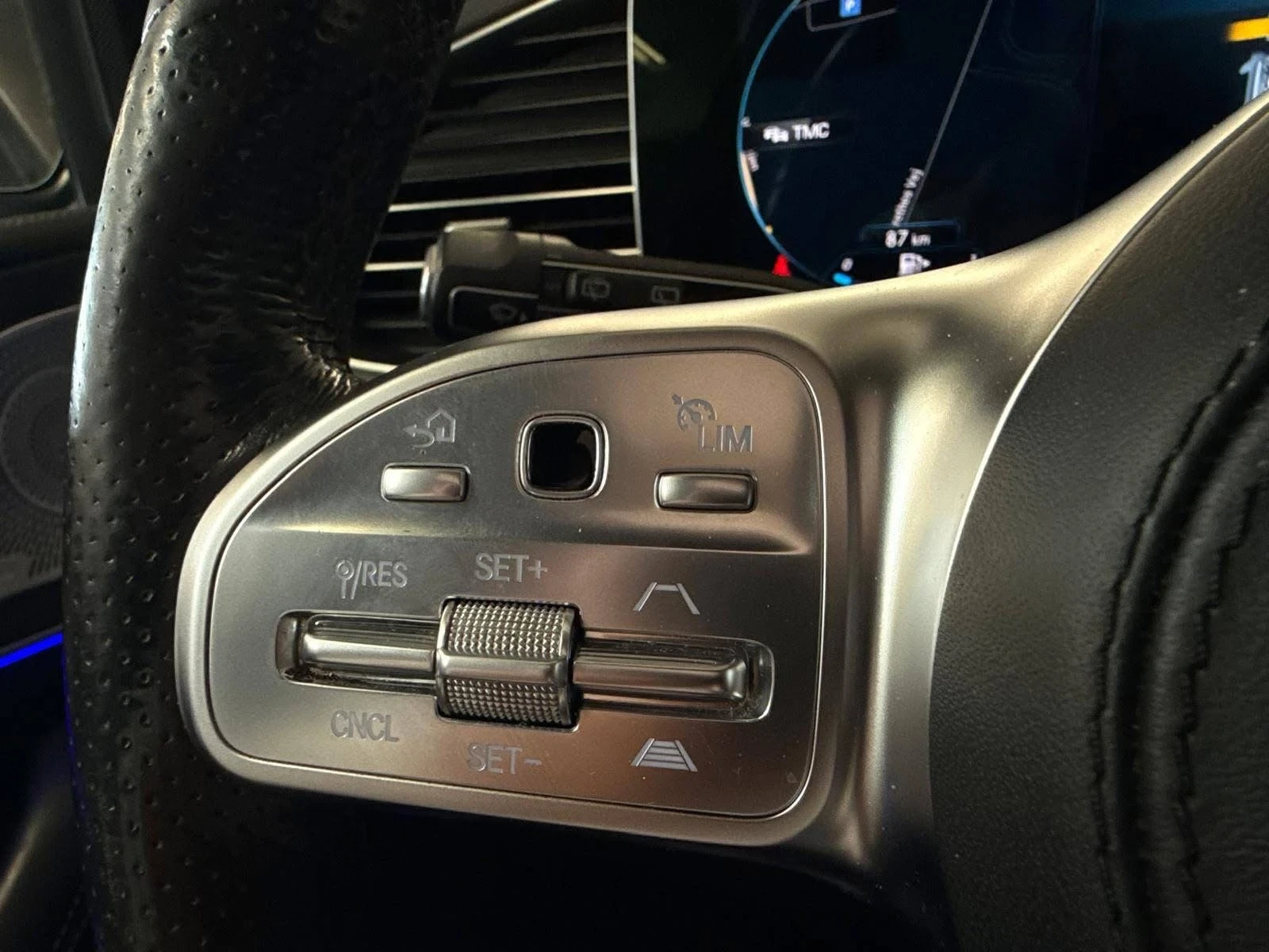 Mercedes-Benz GLS 400 D FULL AMG LINE LED ПАНО BURM HUD ЛИЗИНГ 100%, снимка 9 - Автомобили и джипове - 55732578