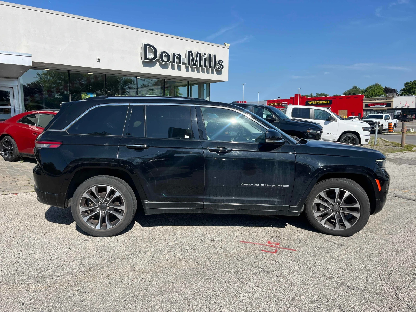 Jeep Grand cherokee * Overland * АВТОКРЕДИТ * ПРЕДСТАВИТЕЛСТВО, снимка 4 - Автомобили и джипове - 56069617