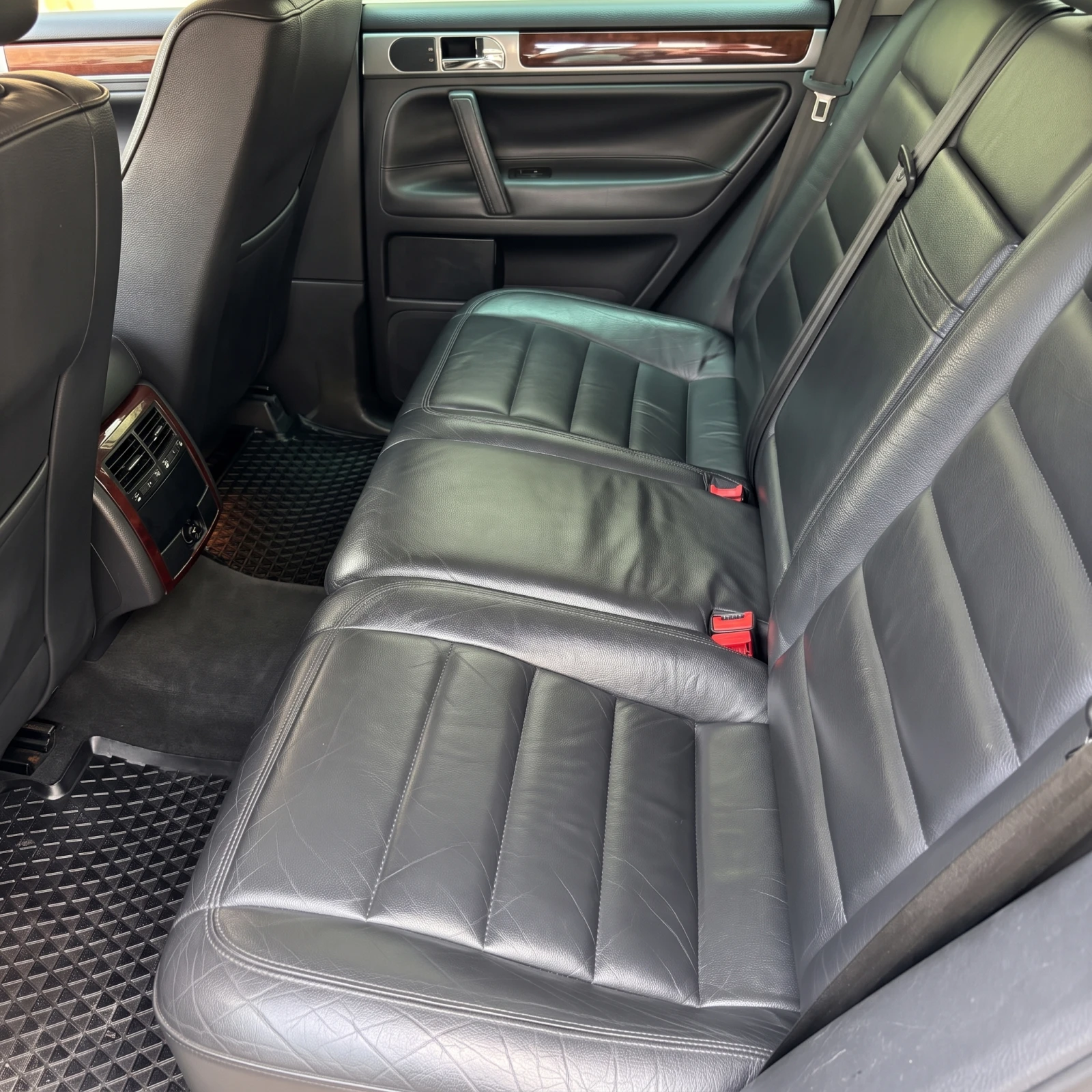 VW Touareg 3.2/ГАЗ гори 9 ЕВРО/100км | КАСКО | ВСИЧКО ПЛАТЕНО, снимка 5 - Автомобили и джипове - 56211225