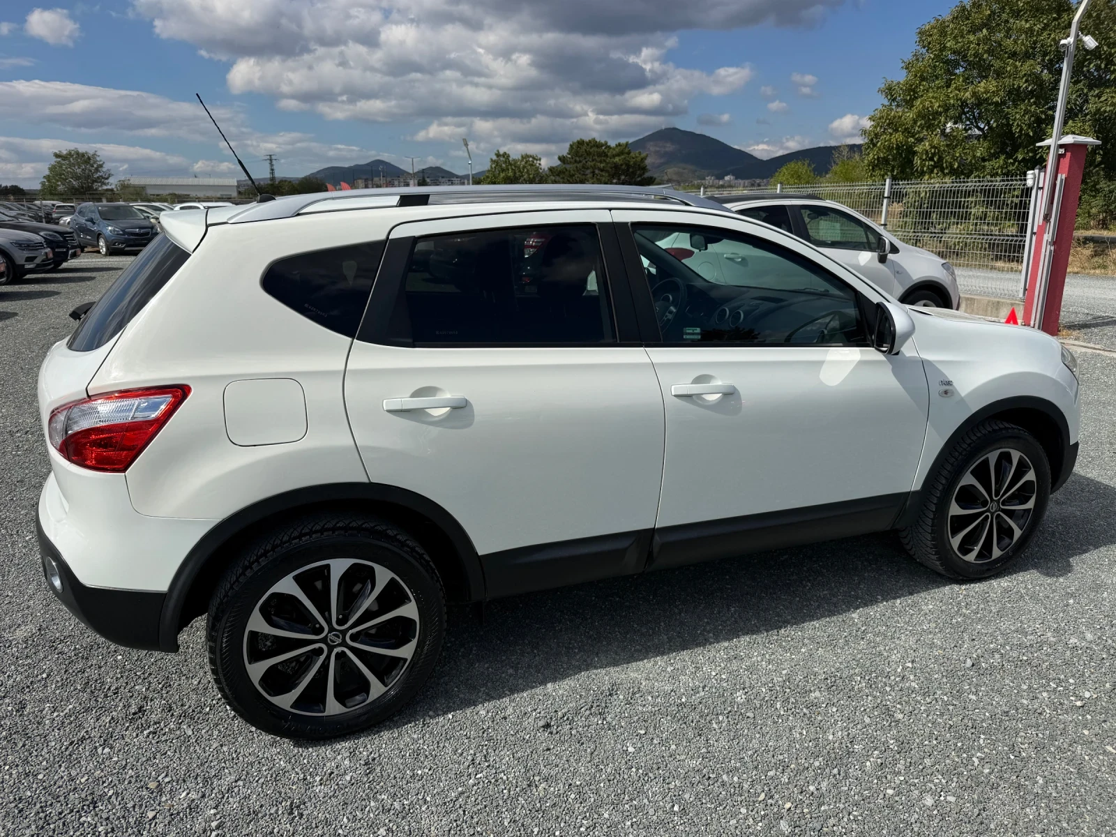 Nissan Qashqai (KATO НОВА)^(АГУ), снимка 5 - Автомобили и джипове - 56223740