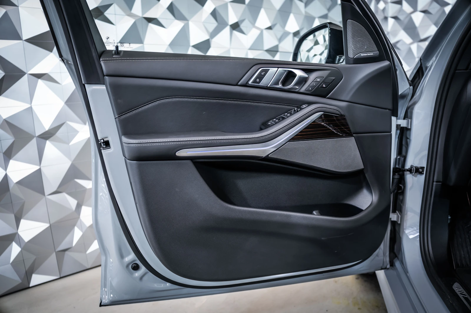 BMW X5 XDRIVE 30D* M SPORT PRO* H&K* SKYLOUNGE* GLOW* 360 | Mobile.bg � ����������� 7