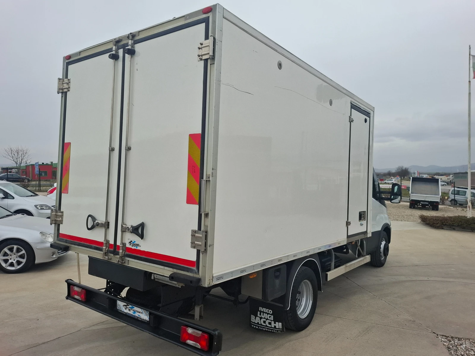 Iveco Daily 3.0/Euro6B/220V/Климатик, снимка 3 - Камиони - 53883649