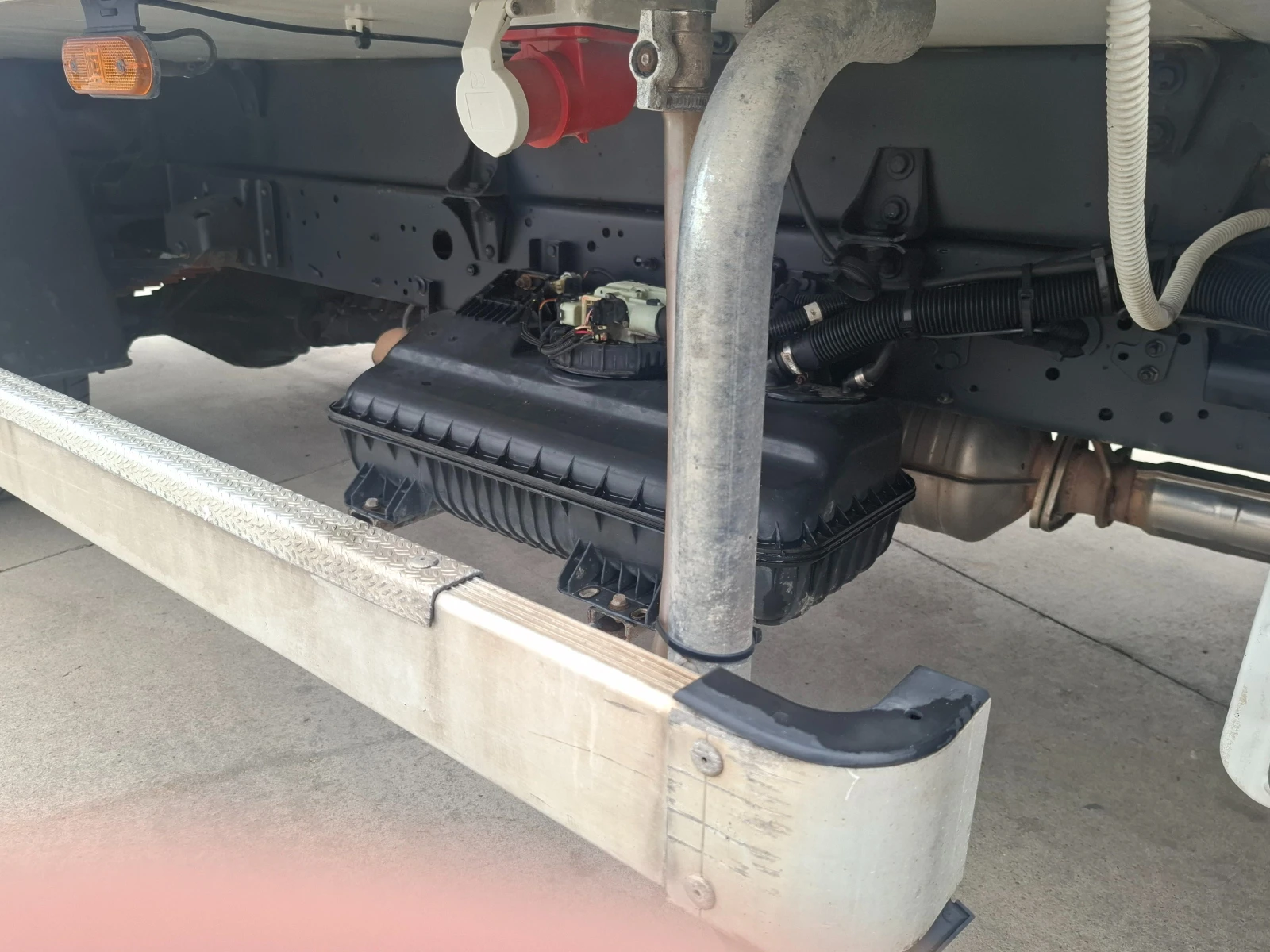 Iveco Daily 3.0/Euro6B/220V/Климатик, снимка 12 - Камиони - 53883649