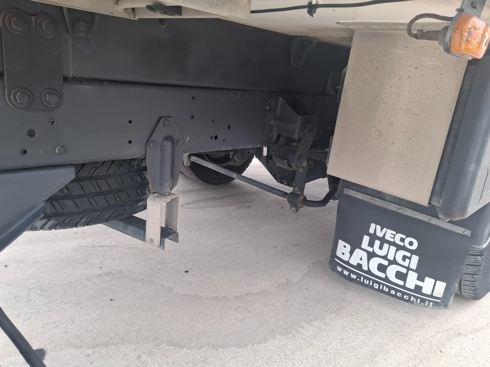 Iveco Daily 3.0/Euro6B/220V/Климатик, снимка 13 - Камиони - 53883649