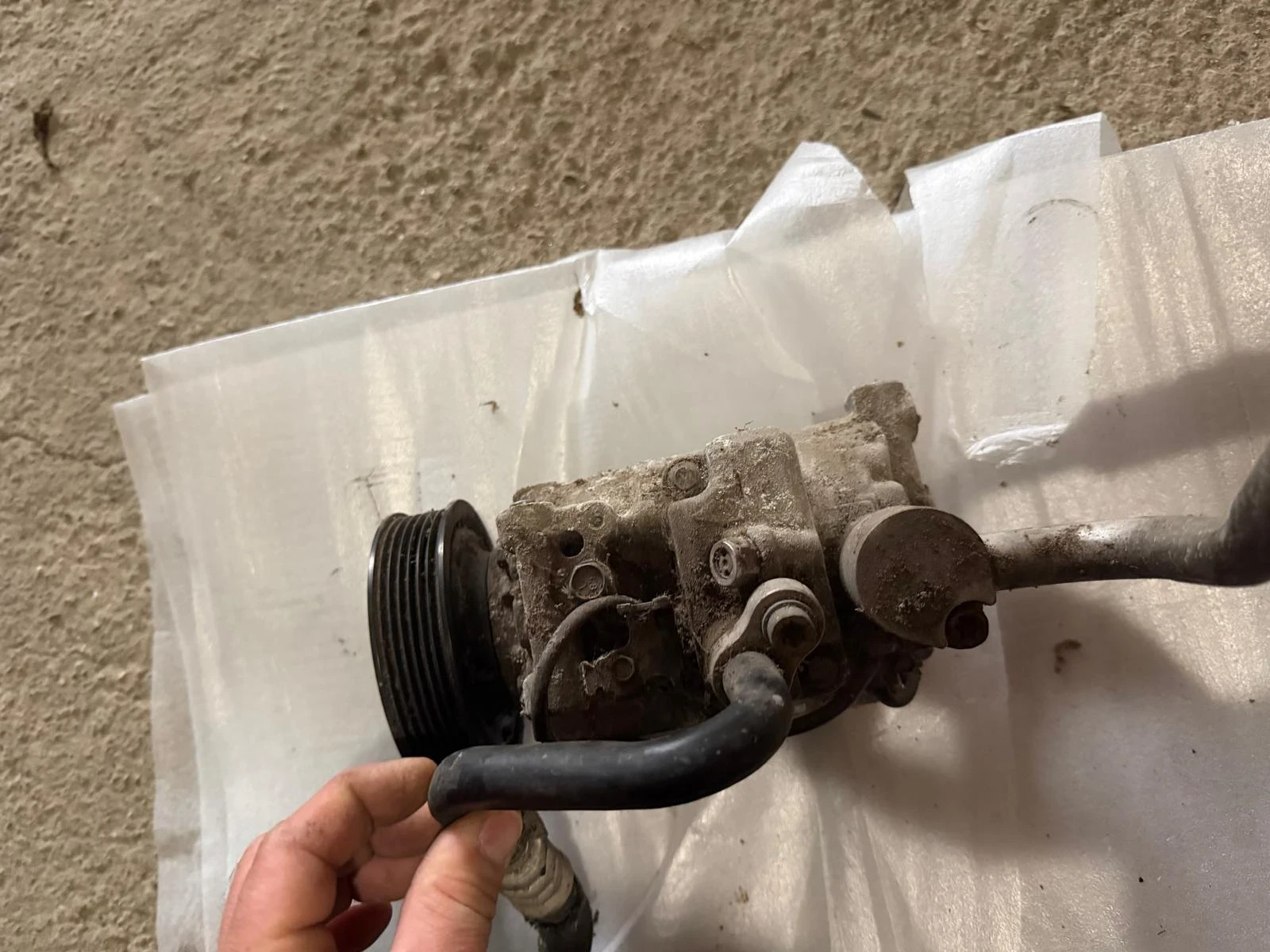 Компресор за климатик за Audi A6 C7 2013г. , снимка 2 - Части - 54194807