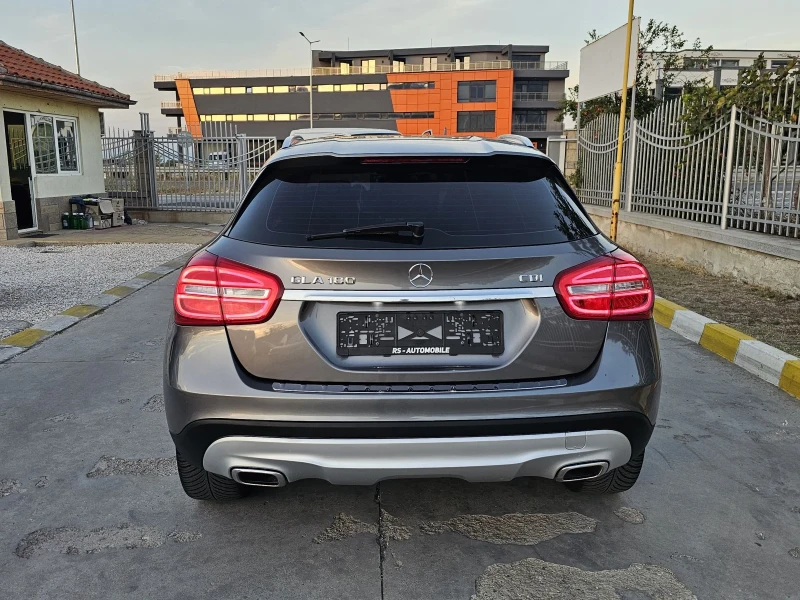 Mercedes-Benz GLA 180, снимка 5 - Автомобили и джипове - 47454555