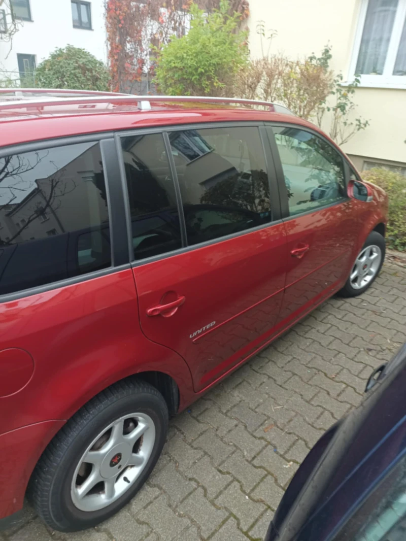 VW Touran, снимка 5 - Автомобили и джипове - 47917959