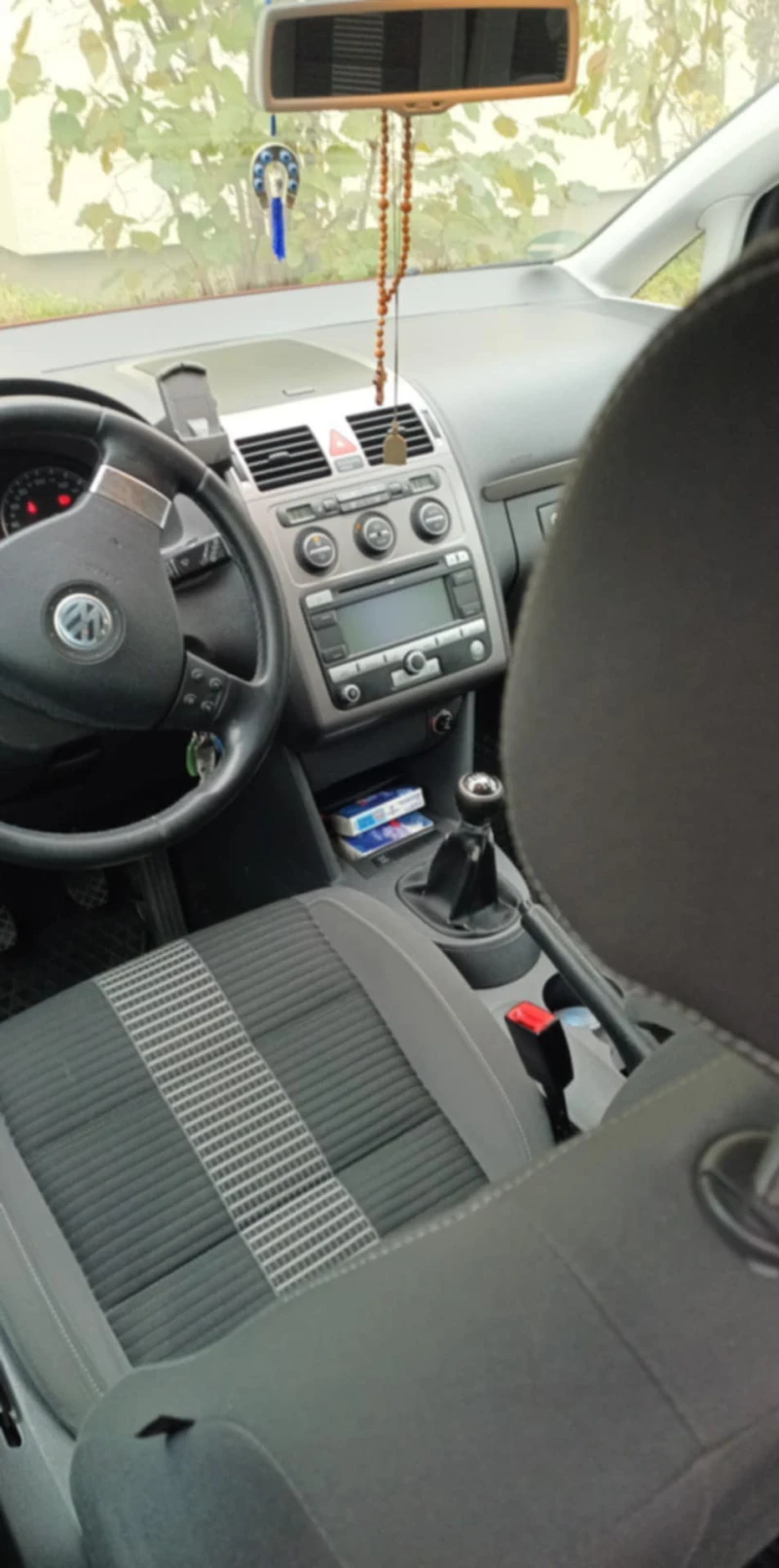 VW Touran, снимка 10 - Автомобили и джипове - 47917959