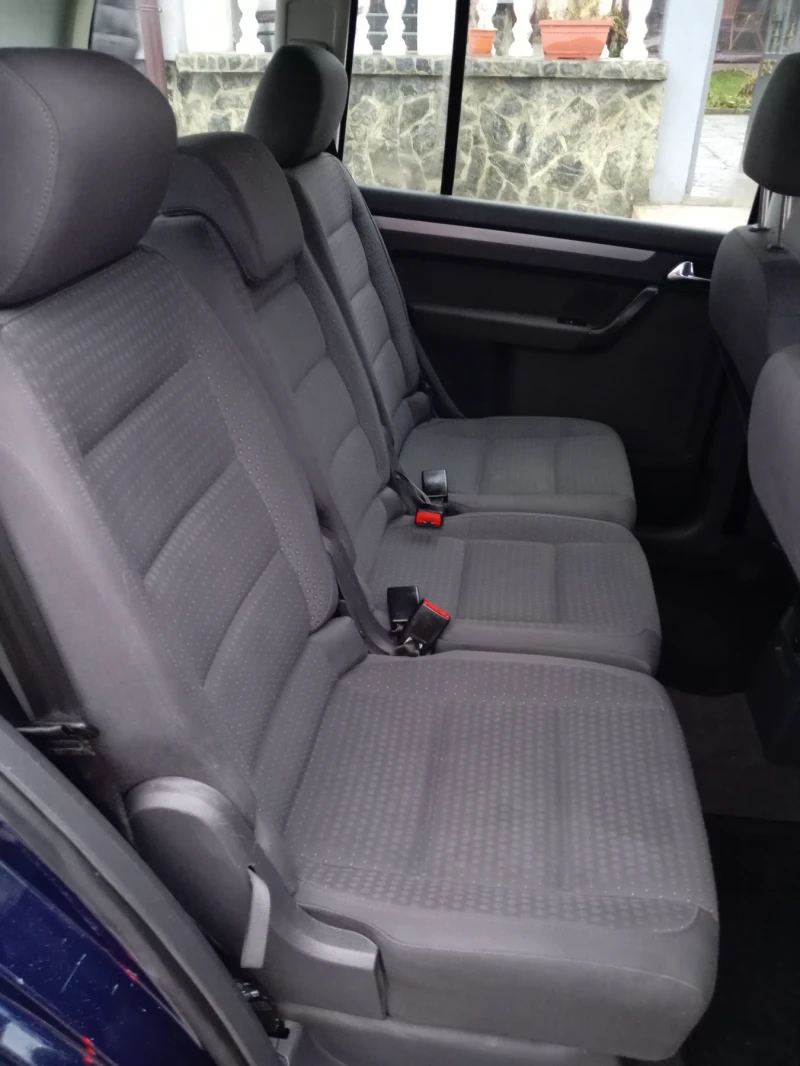 VW Touran 1.9 105 коня 6 скорости , снимка 8 - Автомобили и джипове - 48466525