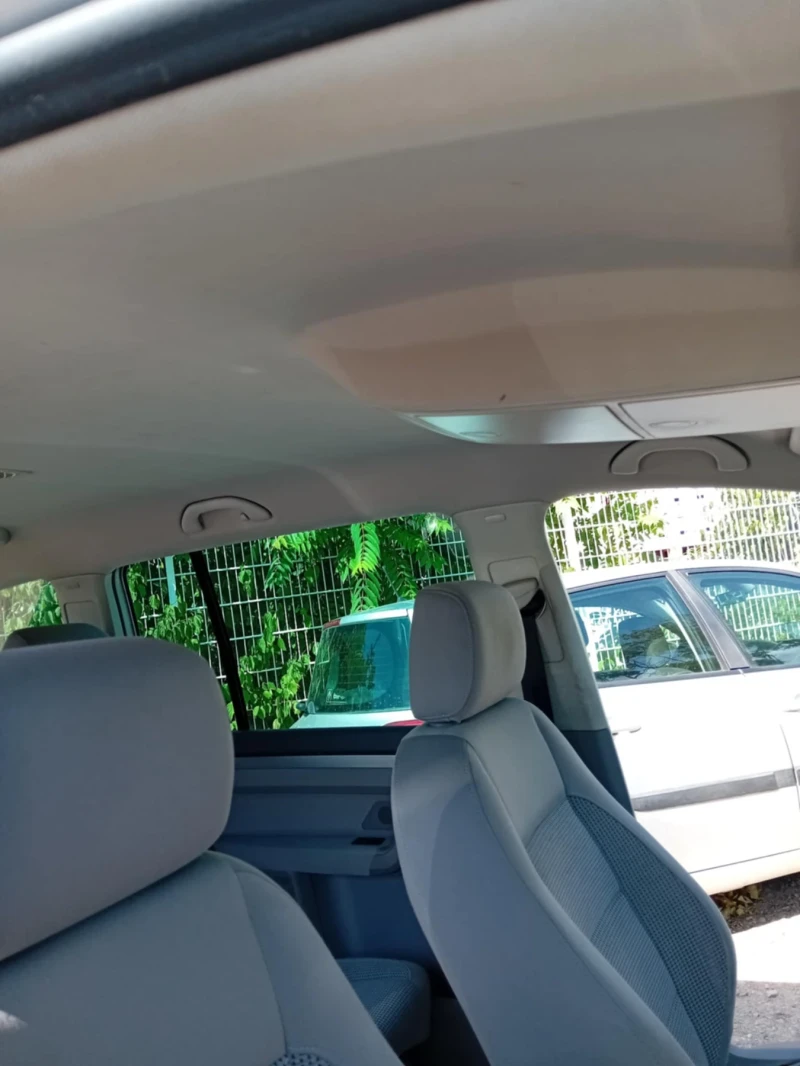 VW Touran, снимка 6 - Автомобили и джипове - 51845827