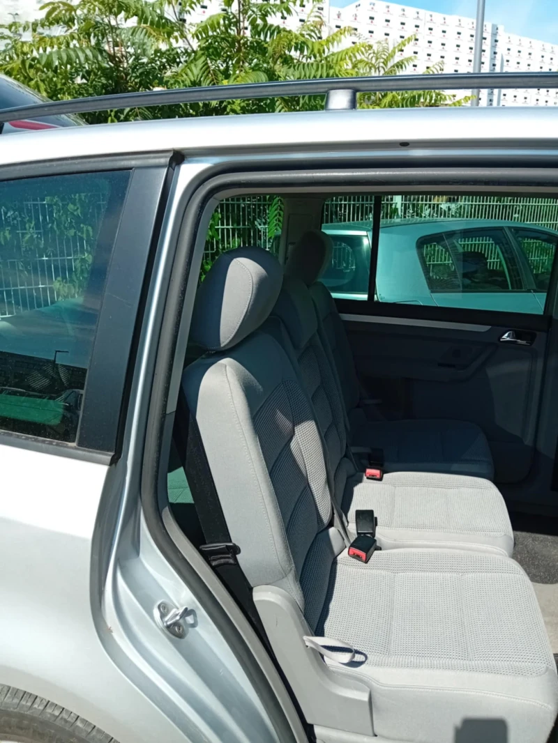 VW Touran, снимка 3 - Автомобили и джипове - 51845827