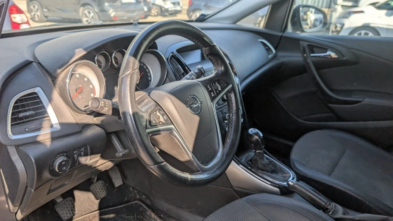 Opel Astra 1.6tdci, снимка 5 - Автомобили и джипове - 52265752