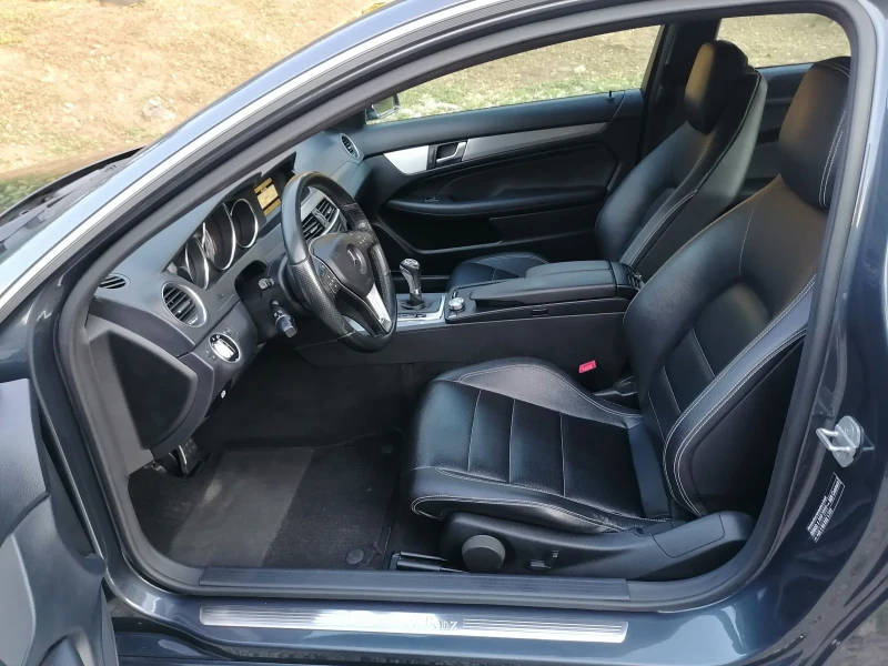 Mercedes-Benz C 220 C220 cdi AMG Pack , снимка 9 - Автомобили и джипове - 52472639