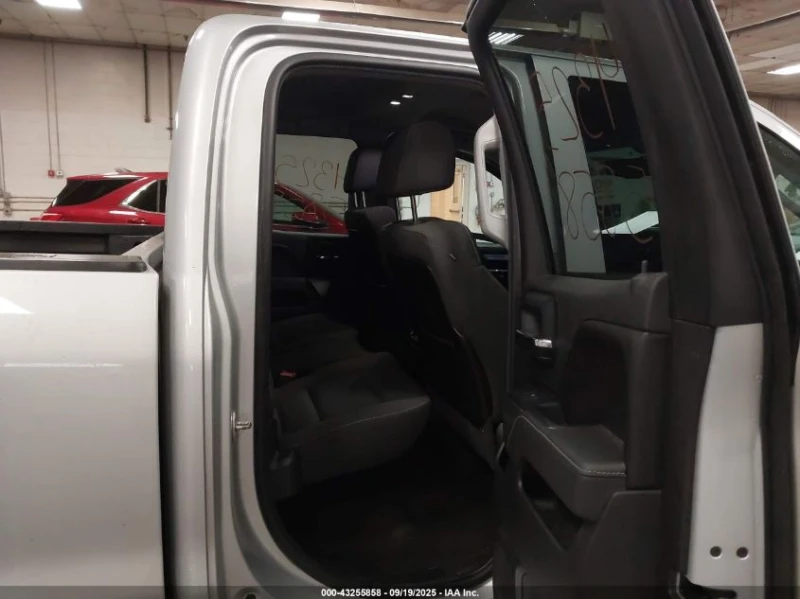 Chevrolet Silverado 4.3L V-6 DI, VVT, 285HP 4X4 Drive, снимка 13 - Автомобили и джипове - 53054268