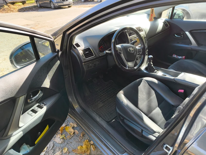 Toyota Avensis Т27, снимка 10 - Автомобили и джипове - 53119074