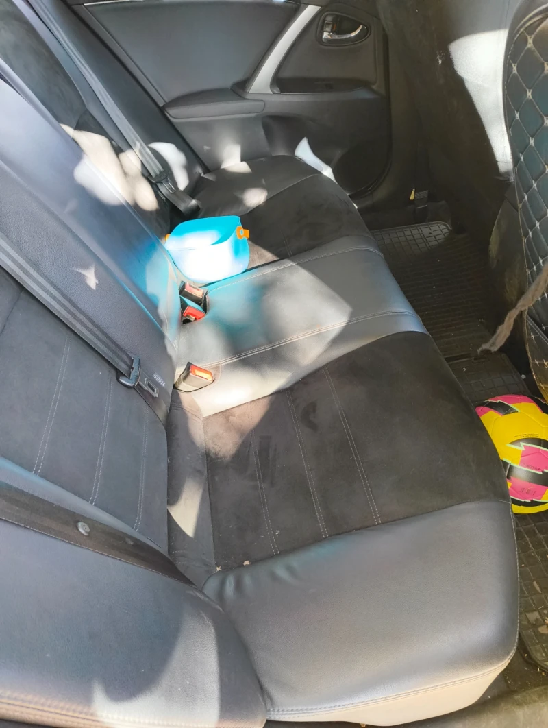 Toyota Avensis Т27, снимка 15 - Автомобили и джипове - 53119074