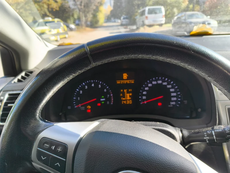 Toyota Avensis Т27, снимка 13 - Автомобили и джипове - 53119074