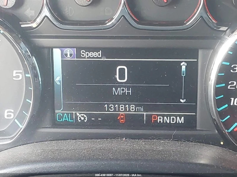 Chevrolet Silverado 5.3L V-8 DI, VVT, 355HP 4X2 Drive, снимка 7 - Автомобили и джипове - 53150653