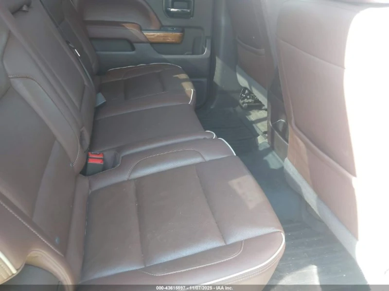 Chevrolet Silverado 5.3L V-8 DI, VVT, 355HP 4X2 Drive, снимка 14 - Автомобили и джипове - 53150653