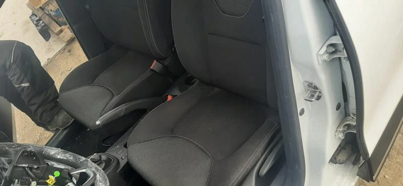 Renault Clio 1.5 DCI - изображение 6