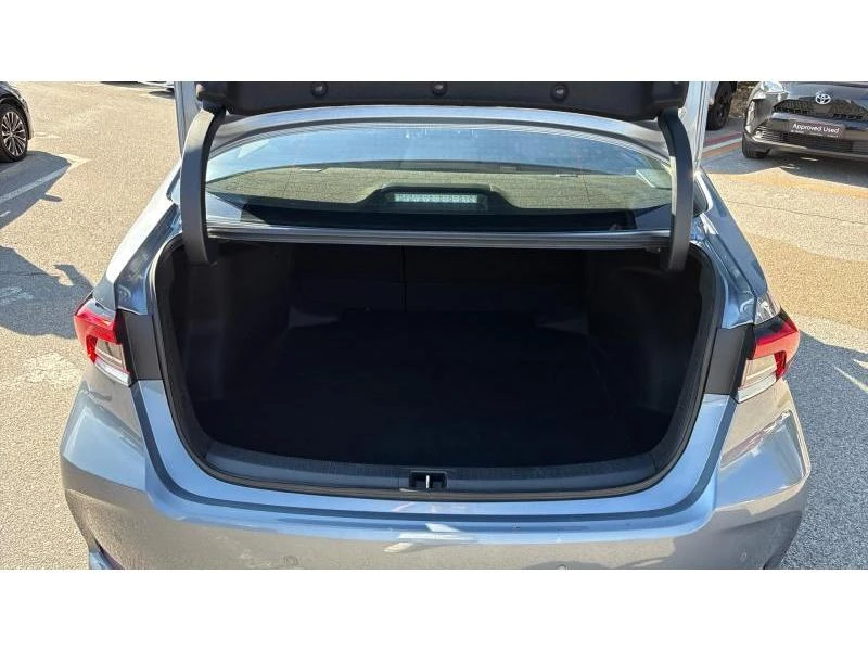 Toyota Corolla SDN 1.8HSD EXECUTIVE, снимка 10 - Автомобили и джипове - 56160088