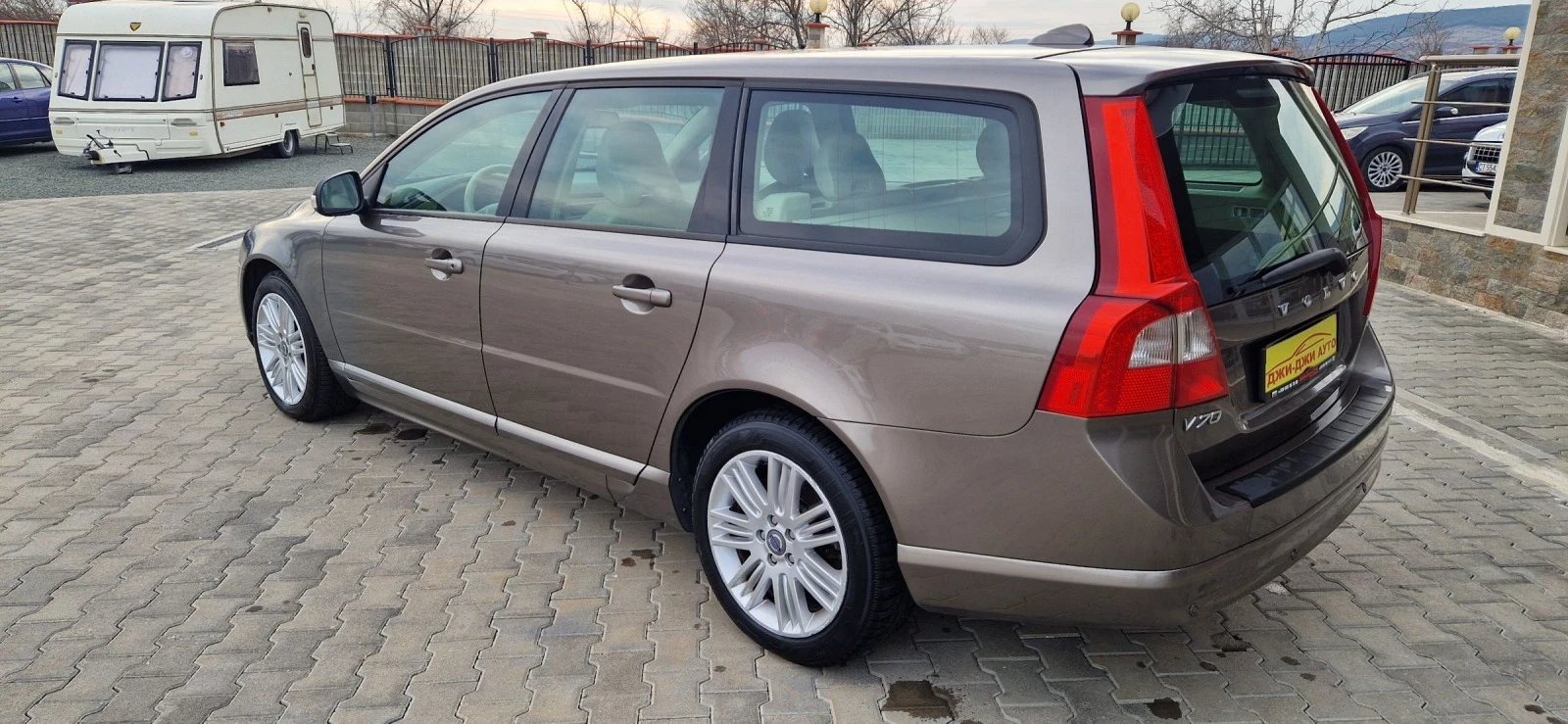 Volvo V70 2.4 D 5 185k.c - изображение 6