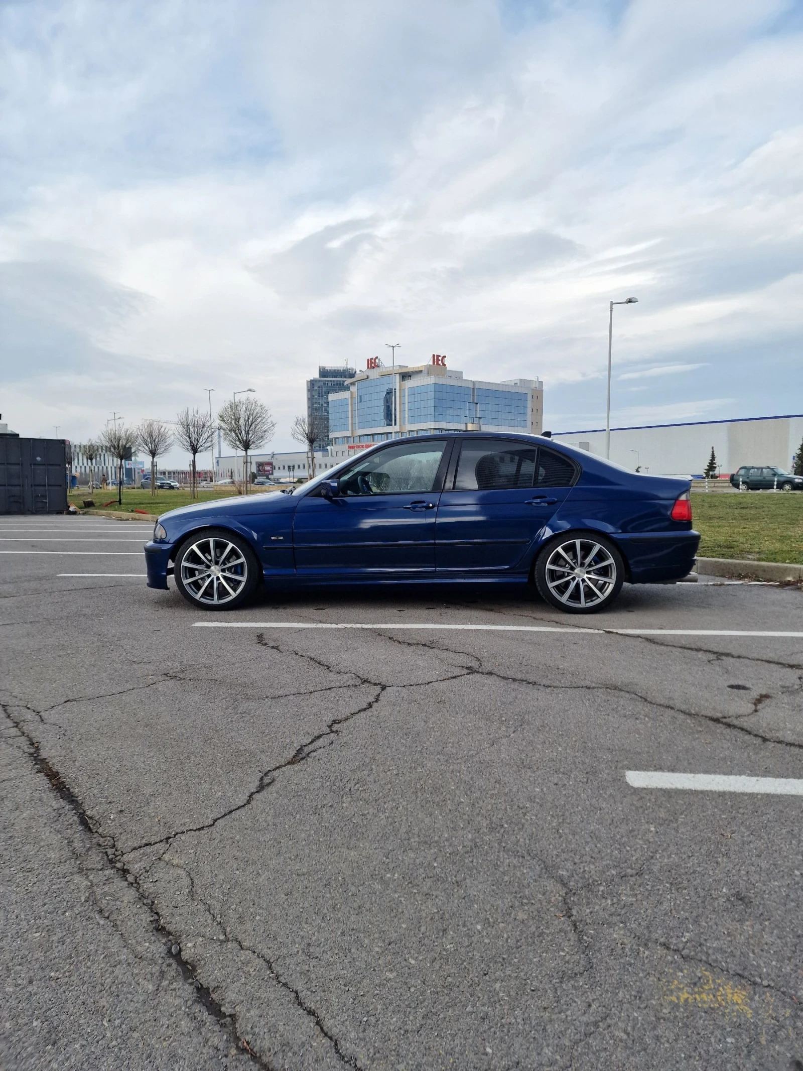 BMW 330  - изображение 3