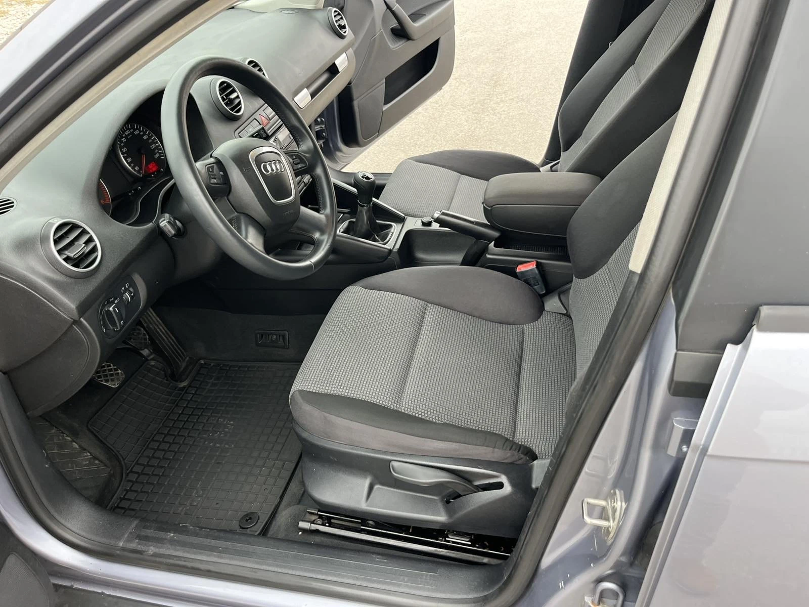 Audi A3 1.9TDI 105кс SPORTBAG КЛИМАТРОНИК - изображение 8