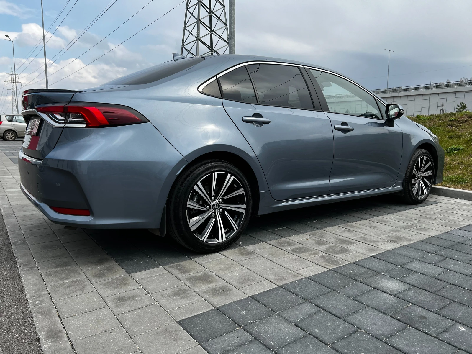 Toyota Corolla Executive Plus MY22 - изображение 3