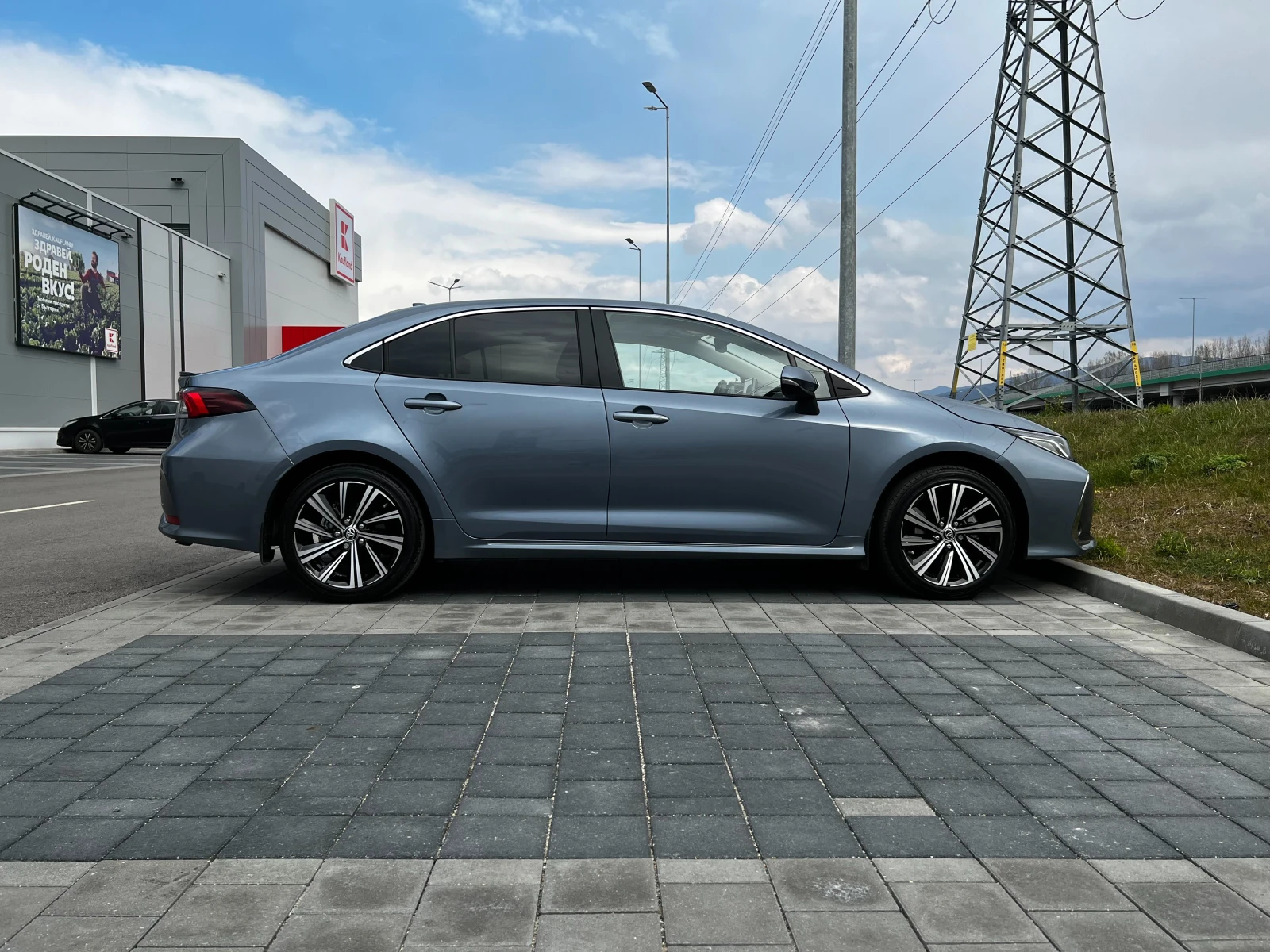 Toyota Corolla Executive Plus MY22 - изображение 2