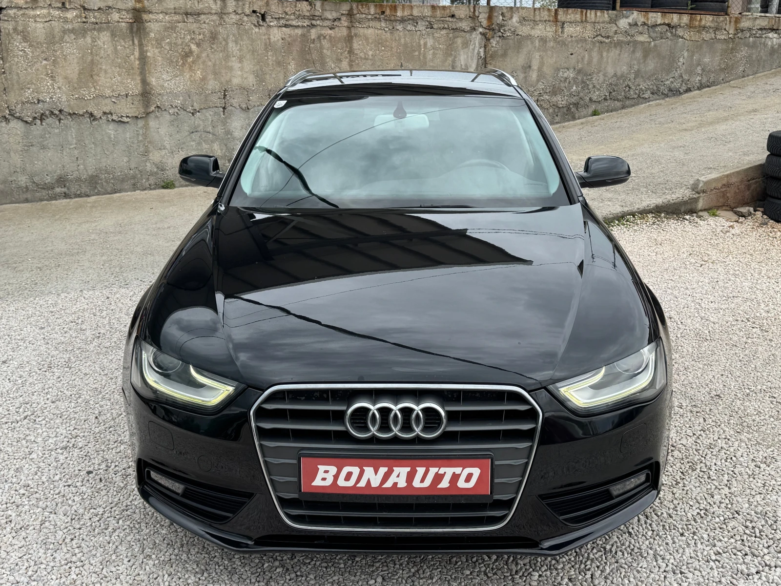 Audi A4 2.0TDI-АВТОМАТ, снимка 2 - Автомобили и джипове - 54389839