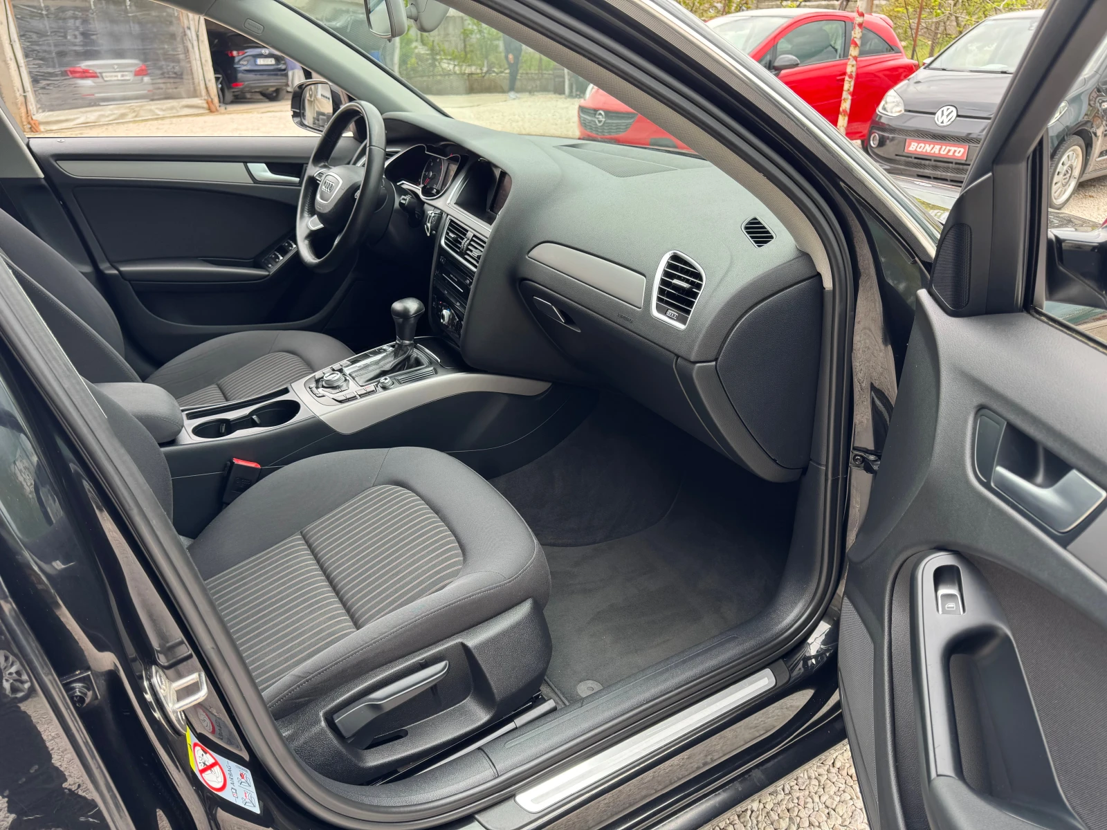 Audi A4 2.0TDI-АВТОМАТ, снимка 12 - Автомобили и джипове - 54389839