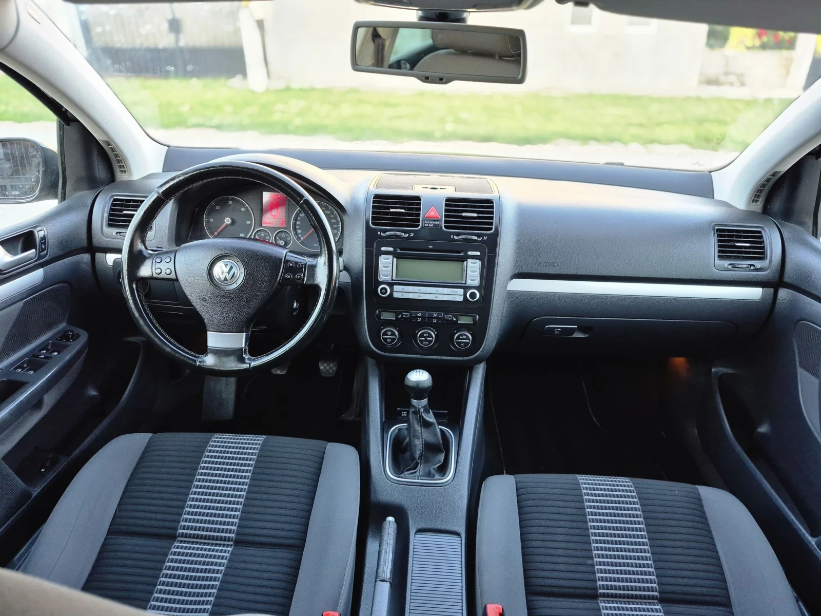 VW Golf 1.9TDI 105К.С. 6 СКОРОСТИ UNITED, снимка 14 - Автомобили и джипове - 54719973
