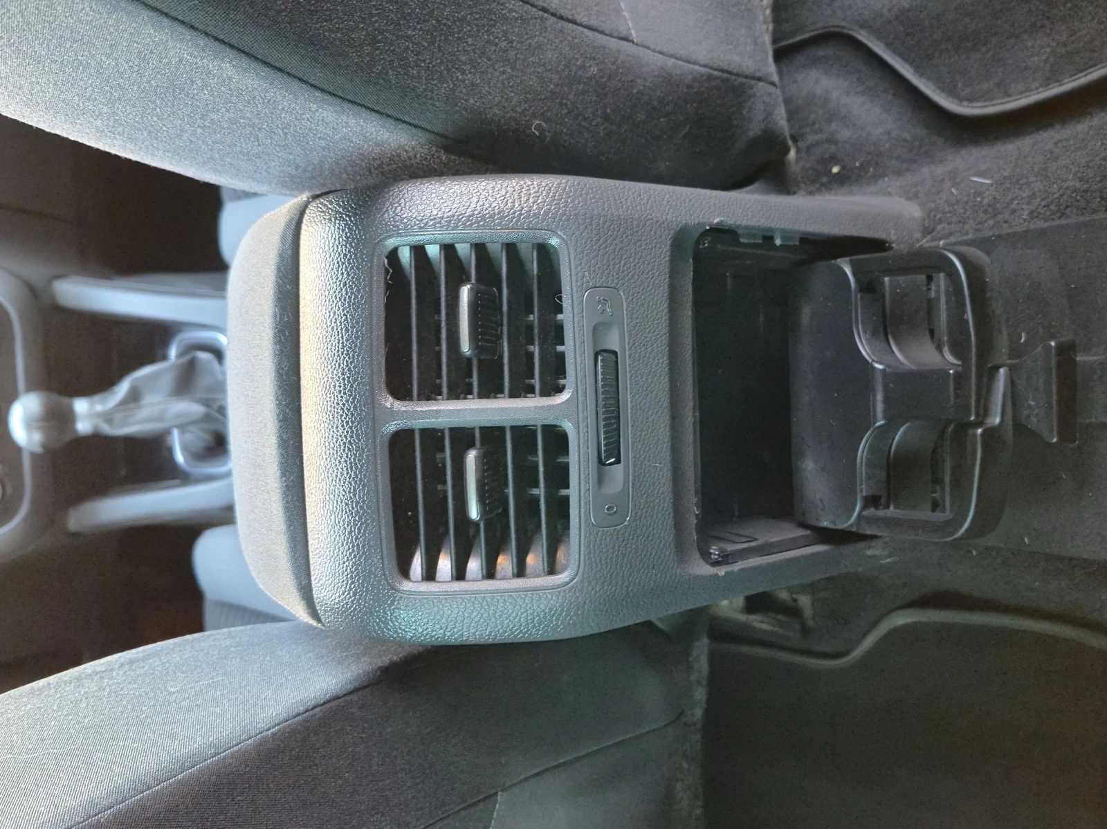 VW Golf 1.9TDI 105К.С. 6 СКОРОСТИ UNITED, снимка 16 - Автомобили и джипове - 54719973