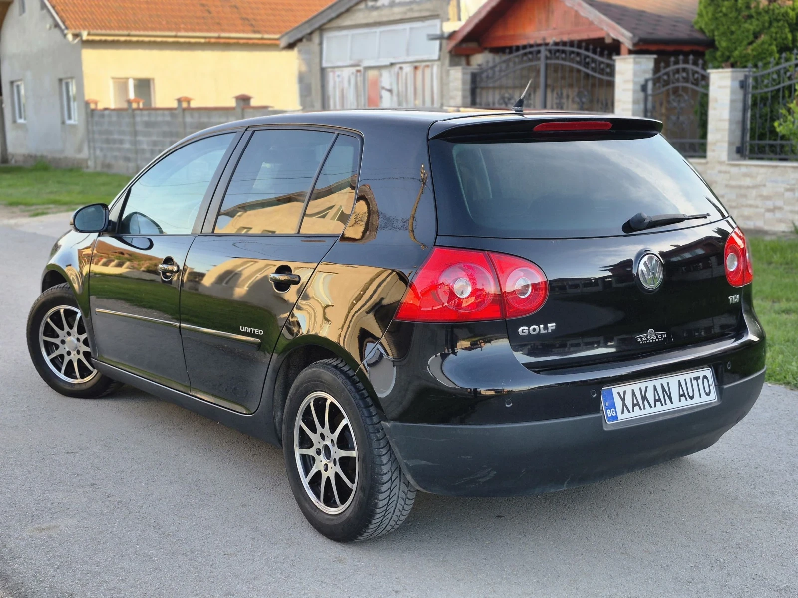 VW Golf 1.9TDI 105К.С. 6 СКОРОСТИ UNITED, снимка 3 - Автомобили и джипове - 54719973